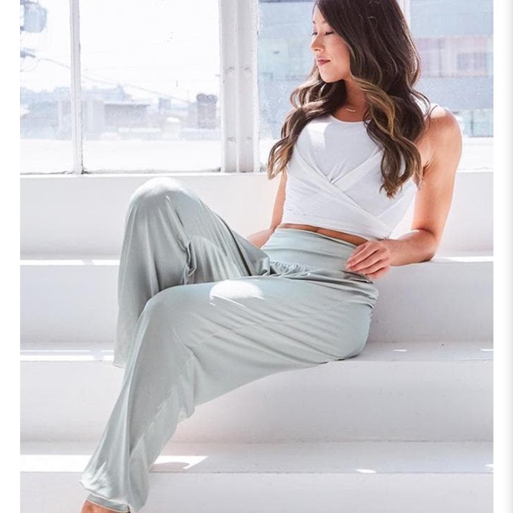 NAMA LIQUID GENIE HARLEM PANTS NWOT Mint Color